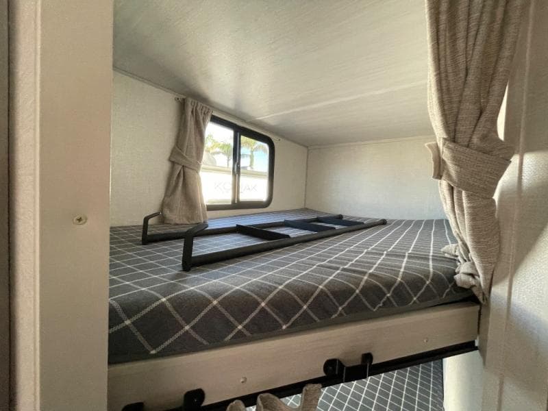 2025 Surveyor 2025 Surveyor Grand Surveyor - thumbnail 19