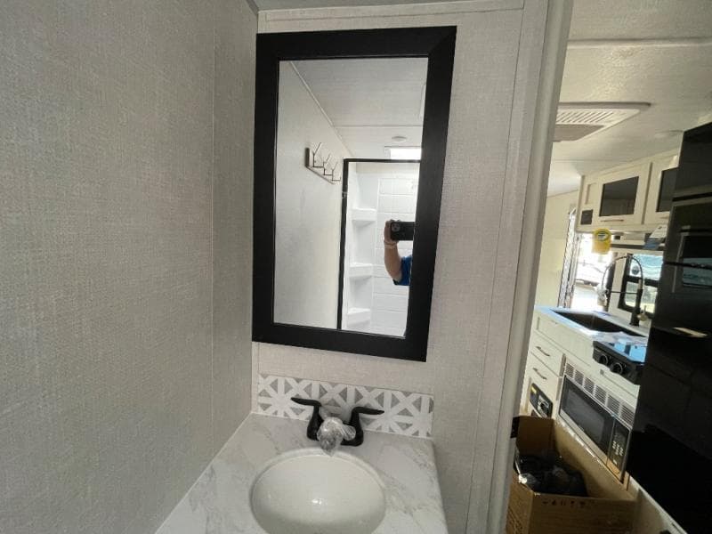 2025 Surveyor 2025 Surveyor Grand Surveyor - thumbnail 23