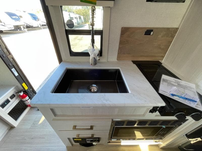 2025 Surveyor 2025 Surveyor Grand Surveyor - thumbnail 28