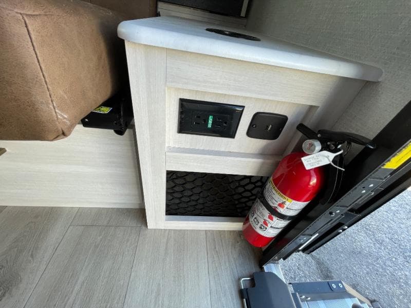 2025 Surveyor 2025 Surveyor Grand Surveyor - thumbnail 34