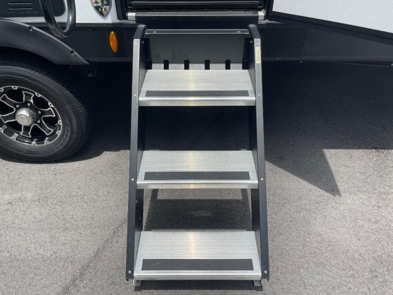 2024 Venture RV 2024 Venture RV SportTrek Touring Edition - thumbnail 11