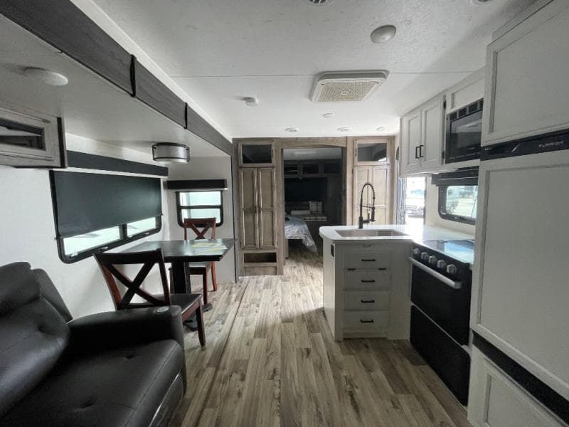 2024 Venture RV 2024 Venture RV SportTrek Touring Edition - thumbnail 26