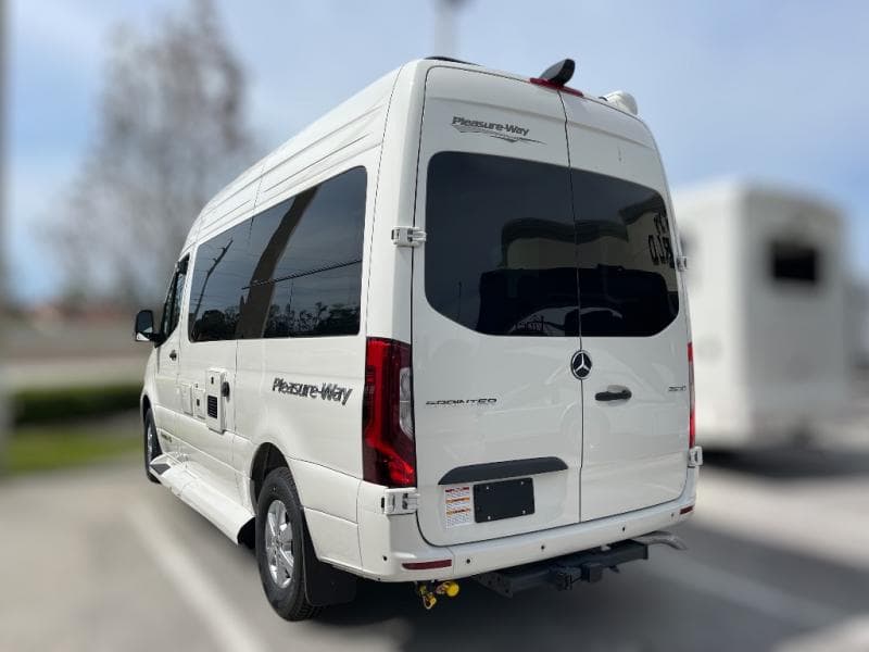 2025 Pleasure-Way 2025 Pleasure-Way Ascent - thumbnail 4