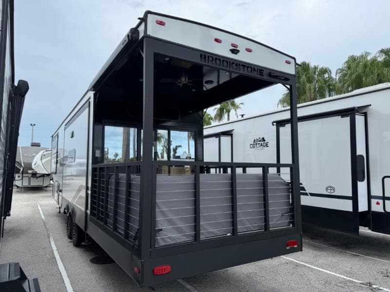 2025 Coachmen 2025 Coachmen Brookstone - thumbnail 9