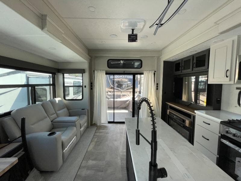 2025 Coachmen 2025 Coachmen Brookstone - thumbnail 21