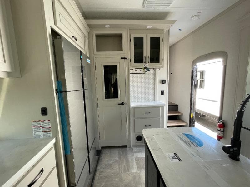 2025 Coachmen 2025 Coachmen Brookstone - thumbnail 25