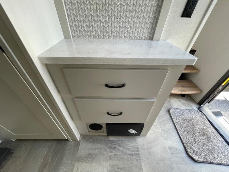 2025 Coachmen 2025 Coachmen Brookstone - thumbnail 28