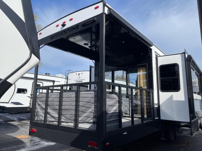 2025 Coachmen 2025 Coachmen Brookstone - thumbnail 5