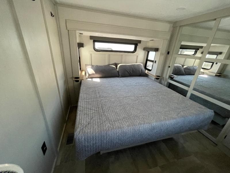 2025 Coachmen 2025 Coachmen Brookstone - thumbnail 46