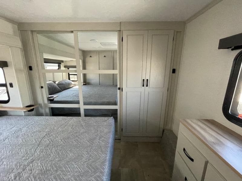 2025 Coachmen 2025 Coachmen Brookstone - thumbnail 47