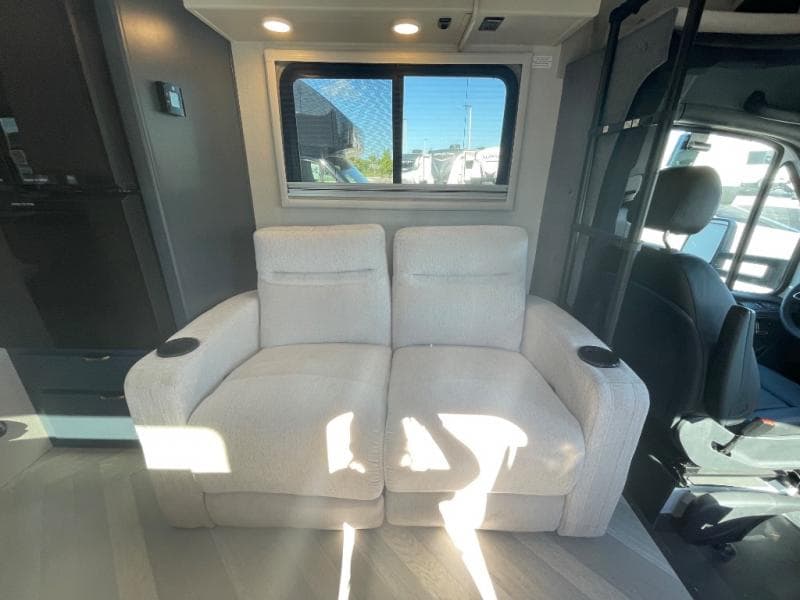 2025 Coachmen 2025 Coachmen Prism Select - thumbnail 11