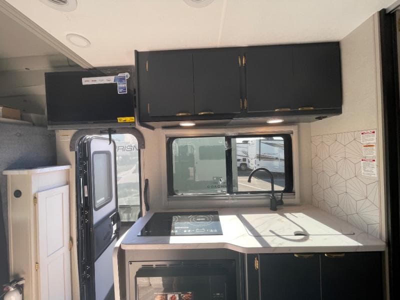 2025 Coachmen 2025 Coachmen Prism Select - thumbnail 8