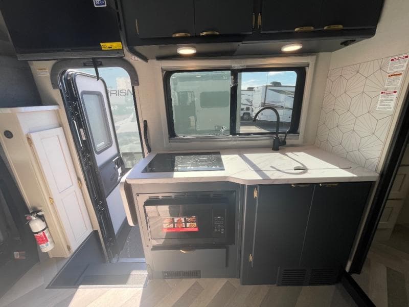 2025 Coachmen 2025 Coachmen Prism Select - thumbnail 9