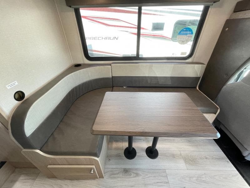 2025 Coachmen 2025 Coachmen Leprechaun - thumbnail 11