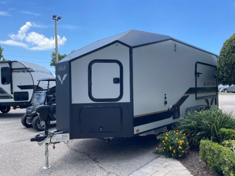 2025 inTech RV 2025 inTech RV Black Wing - thumbnail 3