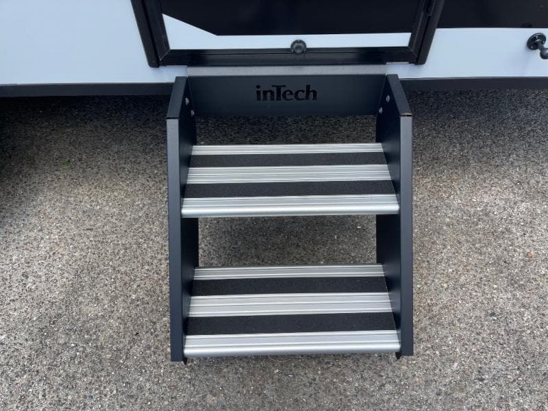 2025 inTech RV 2025 inTech RV Black Wing - thumbnail 7