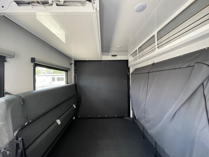 2025 inTech RV 2025 inTech RV Black Wing - thumbnail 9