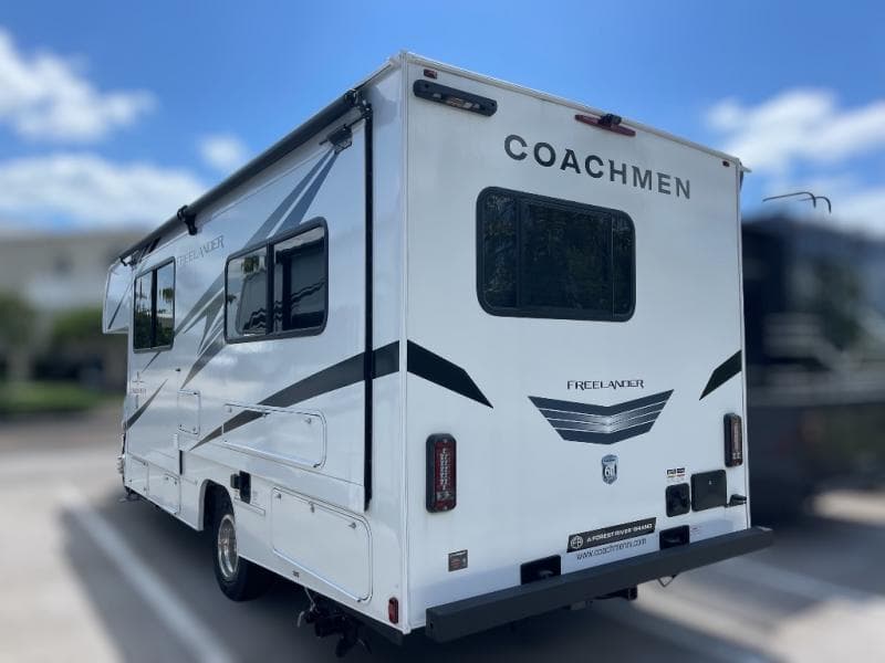 2025 Coachmen 2025 Coachmen Freelander - thumbnail 6