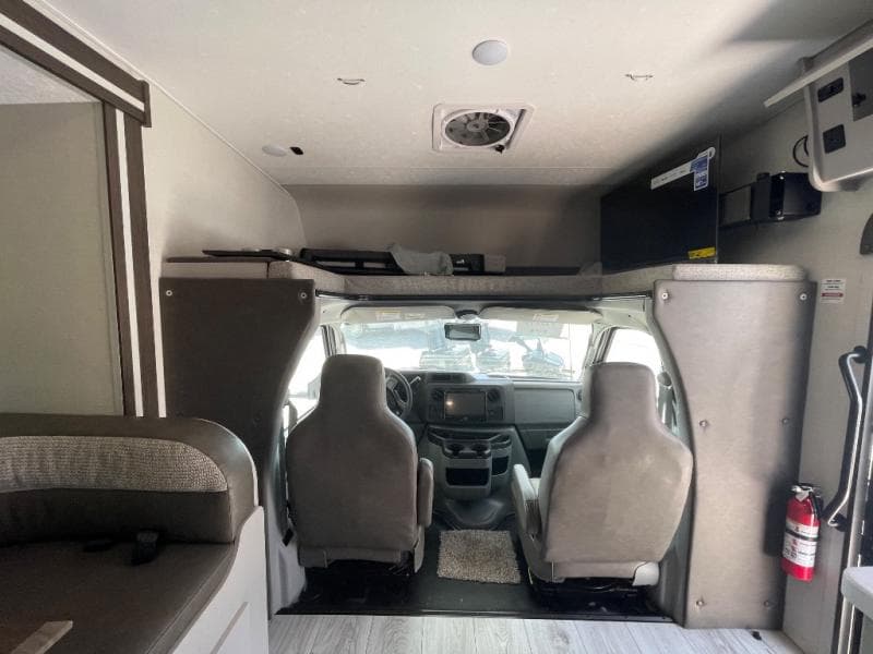 2025 Coachmen 2025 Coachmen Freelander - thumbnail 9