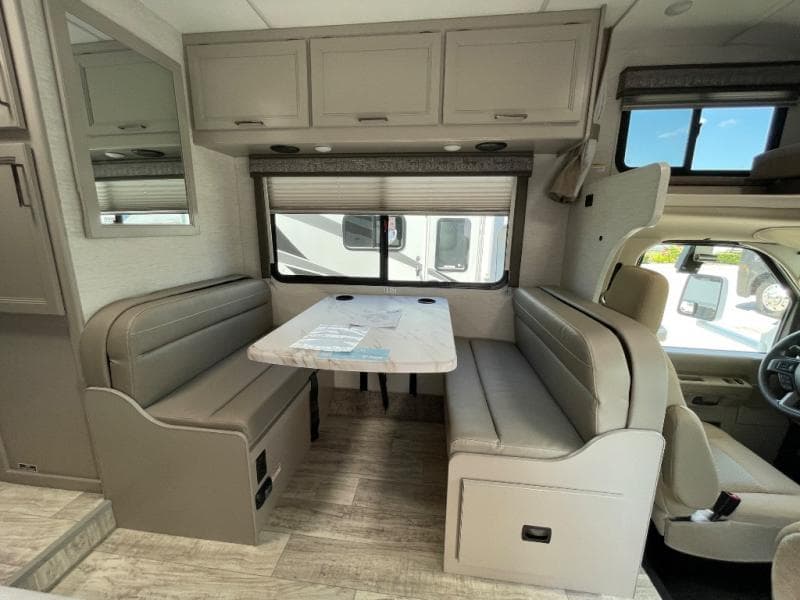 2025 Thor Motor Coach 2025 Thor Motor Coach Chateau Espec Essential - thumbnail 10