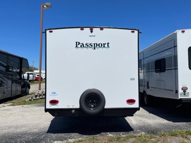 2025 Keystone RV 2025 Keystone RV Passport Classic - thumbnail 6