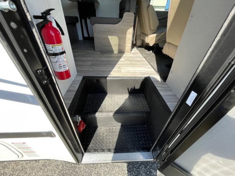 2025 Gulf Stream 2025 Gulf Stream Conquest - thumbnail 32