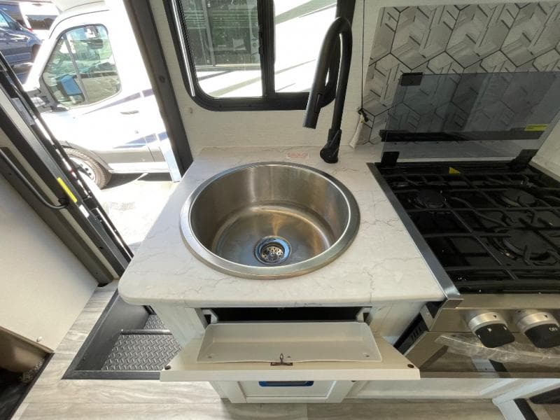 2025 Gulf Stream 2025 Gulf Stream Conquest - thumbnail 13