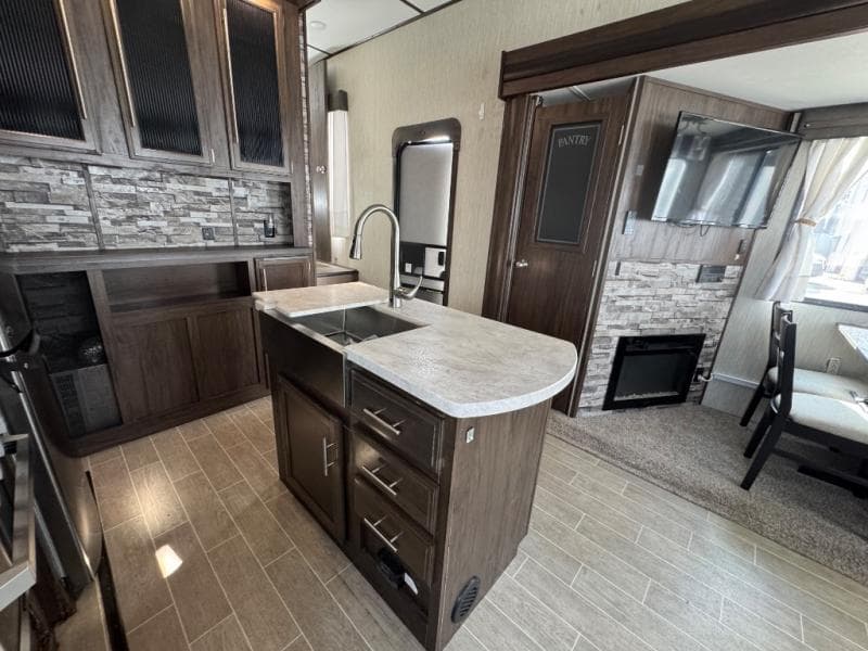 2020 Cherokee Alpha Wolf 2020 Cherokee Alpha Wolf ARCTIC WOLF - thumbnail 14