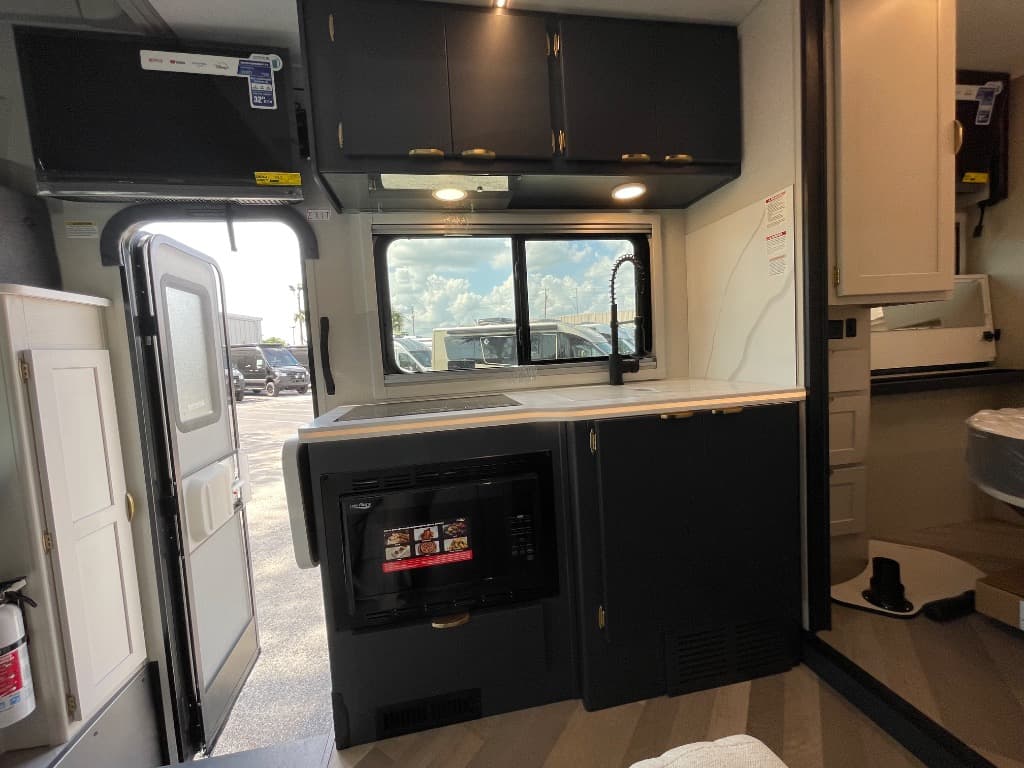 2025 Coachmen 2025 Coachmen Prism Elite - thumbnail 9