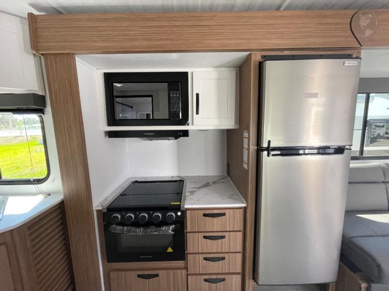 2025 Keystone RV 2025 Keystone RV Passport Classic - thumbnail 9