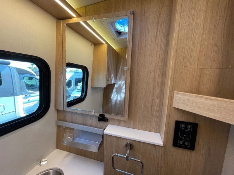 2025 Leisure Travel Vans 2025 Leisure Travel Vans Wonder - thumbnail 21