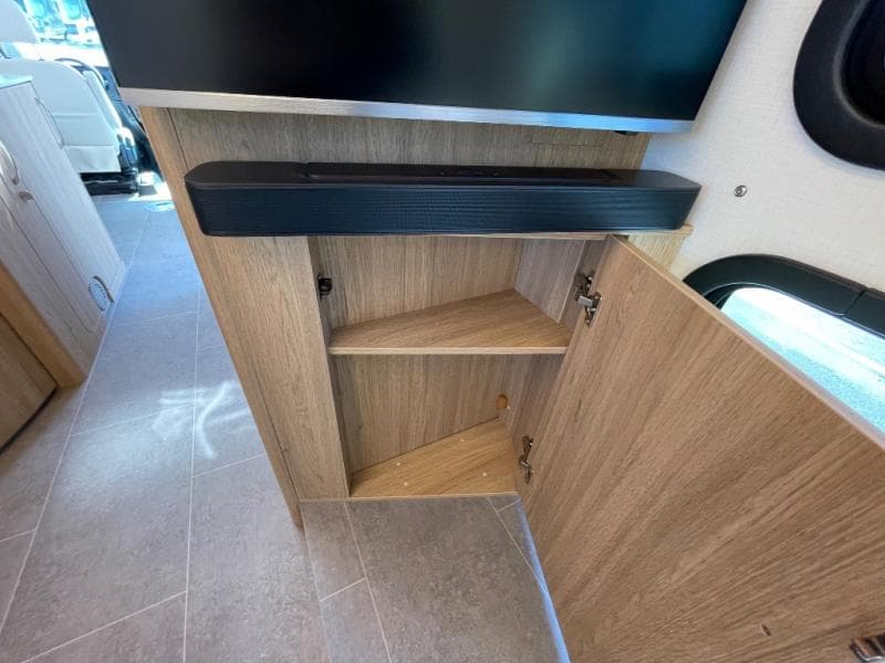 2025 Leisure Travel Vans 2025 Leisure Travel Vans Wonder - thumbnail 35