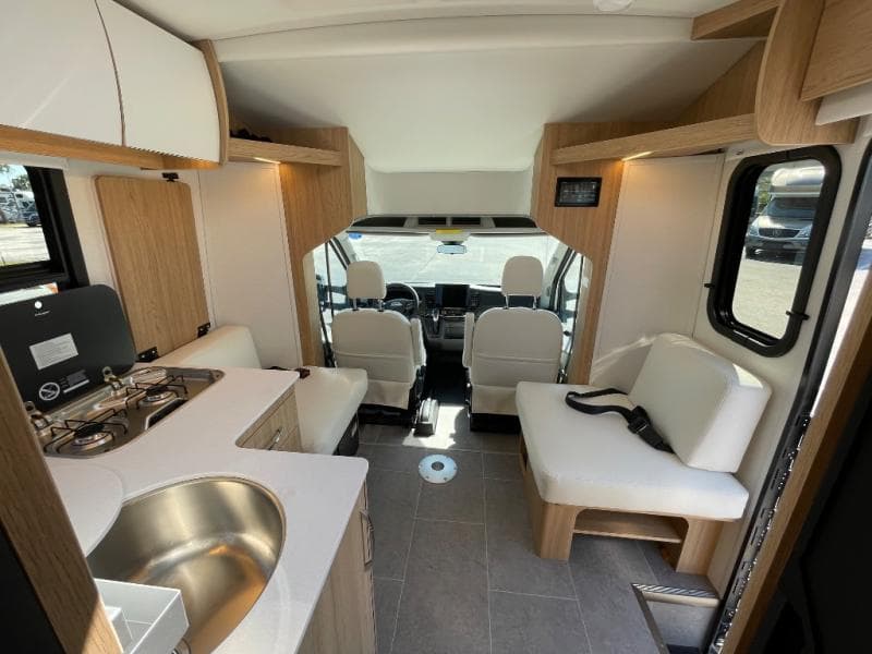 2025 Leisure Travel Vans 2025 Leisure Travel Vans Wonder - thumbnail 42