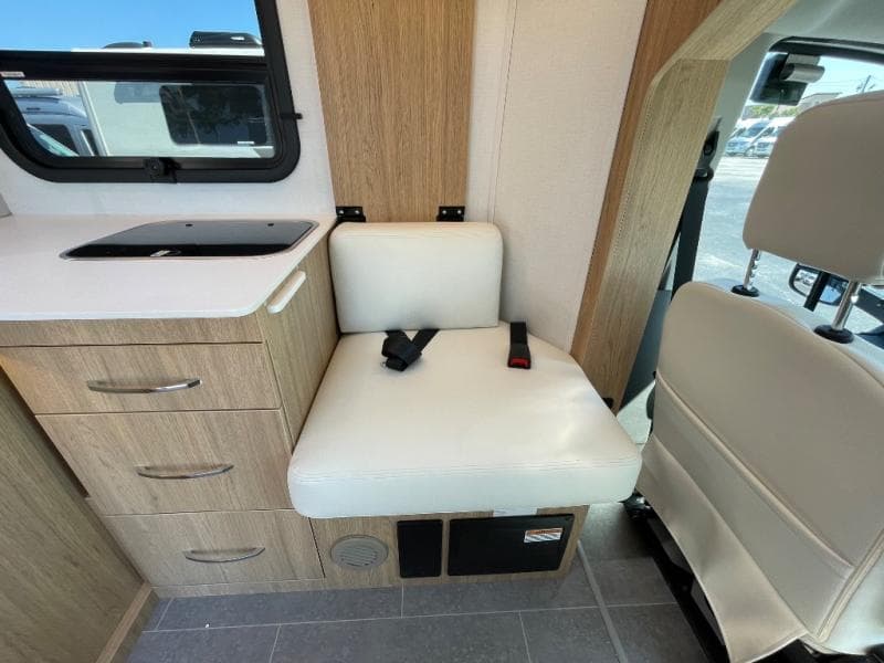 2025 Leisure Travel Vans 2025 Leisure Travel Vans Wonder - thumbnail 9