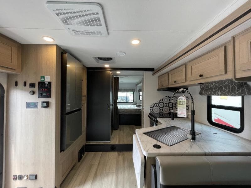 2025 Forest River 2025 Forest River Sunseeker - thumbnail 13