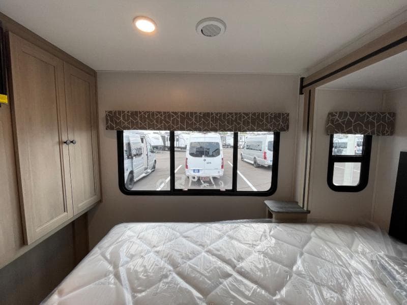 2025 Forest River 2025 Forest River Sunseeker - thumbnail 21