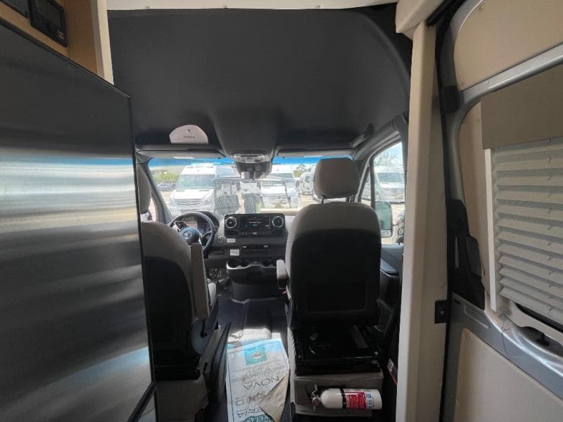 2025 Coachmen 2025 Coachmen Galleria - thumbnail 8