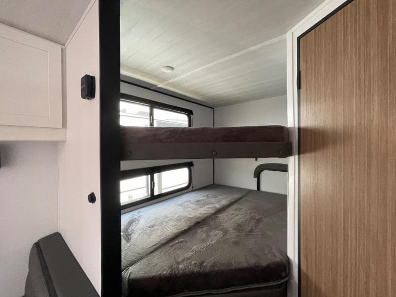 2025 Keystone RV 2025 Keystone RV Passport Classic - thumbnail 12