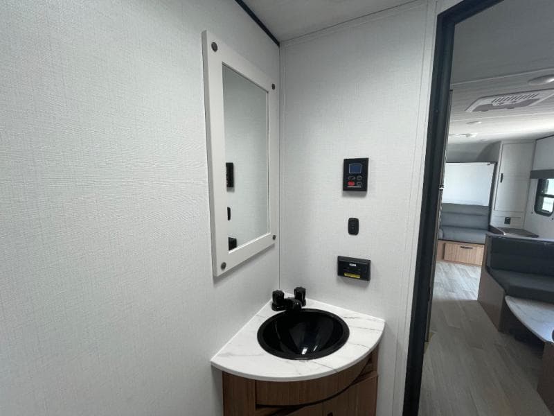 2025 Keystone RV 2025 Keystone RV Passport Classic - thumbnail 16