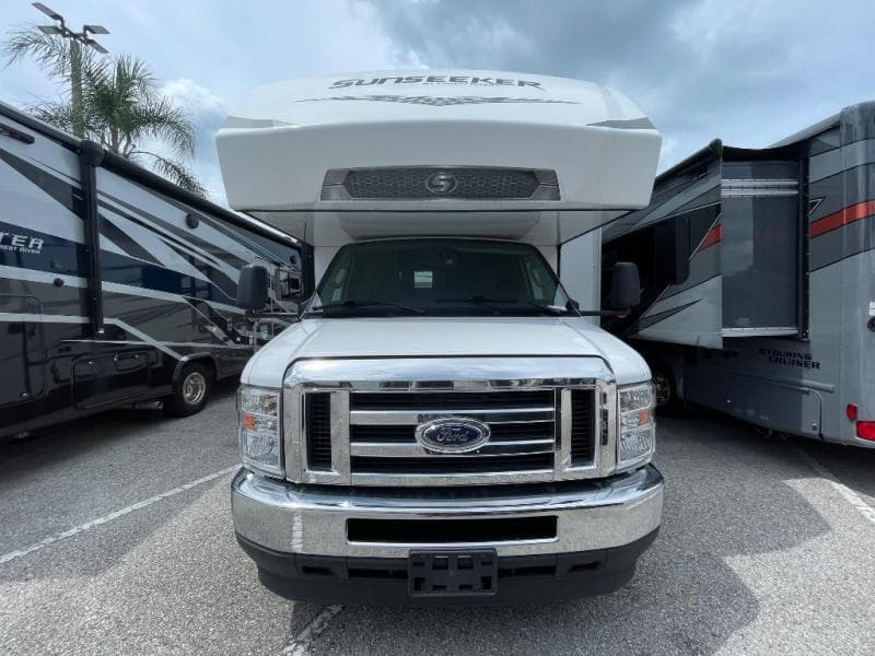 2024 Forest River 2024 Forest River Sunseeker - thumbnail 3