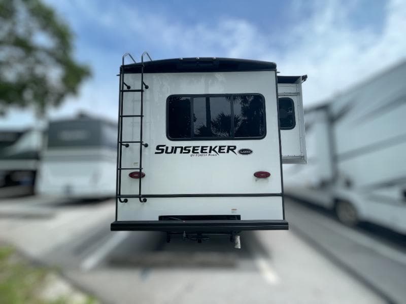 2024 Forest River 2024 Forest River Sunseeker Classic - thumbnail 6