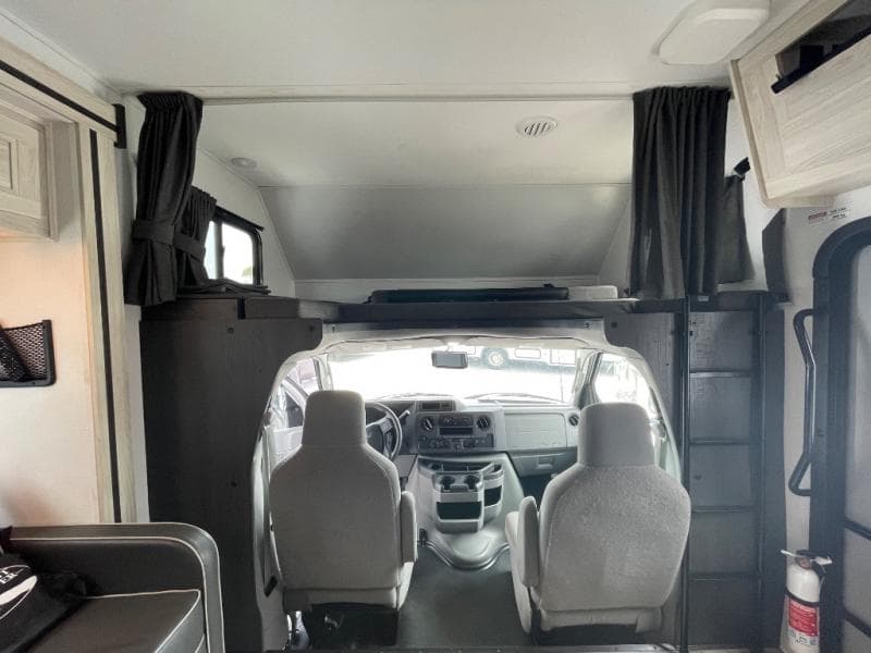 2024 Forest River 2024 Forest River Sunseeker Classic - thumbnail 8