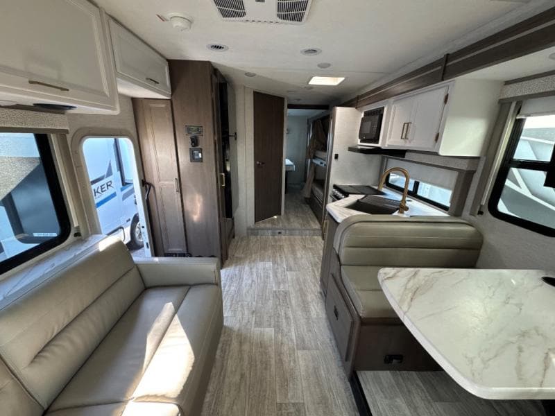 2026 Thor Motor Coach 2026 Thor Motor Coach Chateau - thumbnail 8