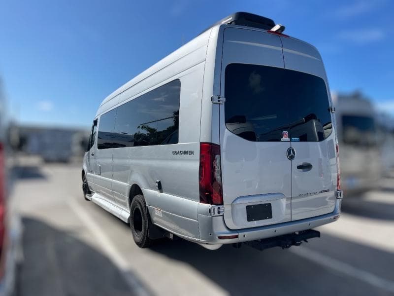 2025 Coachmen 2025 Coachmen Galleria - thumbnail 5