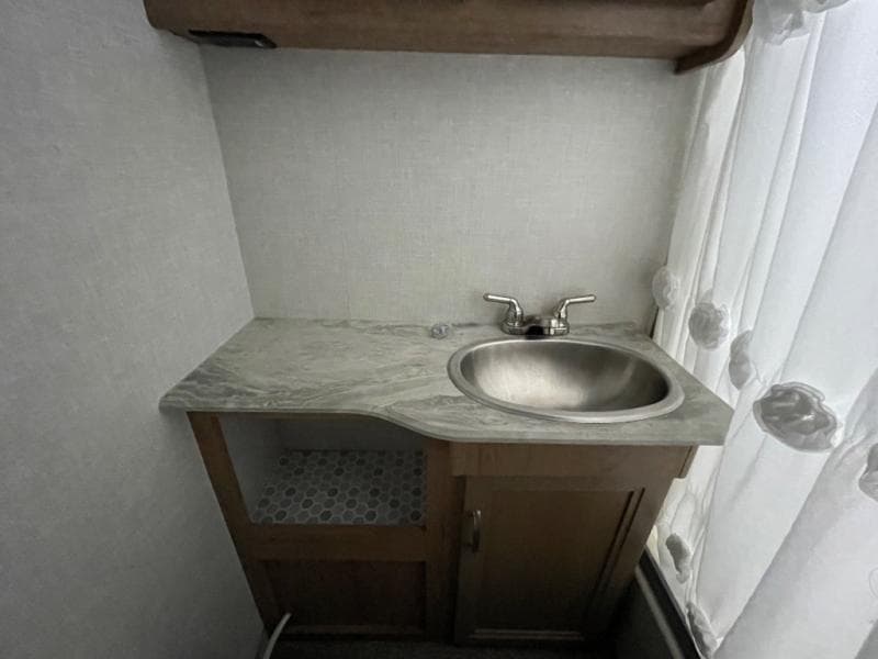 2020 Winnebago 2020 Winnebago Micro Minnie - thumbnail 14