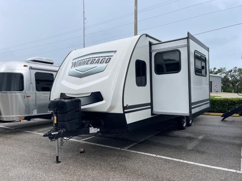 2020 Winnebago 2020 Winnebago Micro Minnie - thumbnail 3