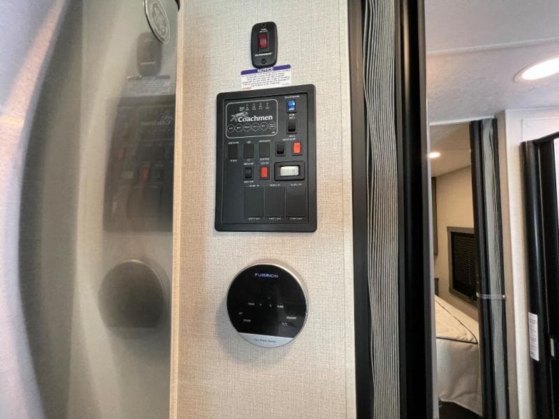 2026 Coachmen 2026 Coachmen Pursuit - thumbnail 19