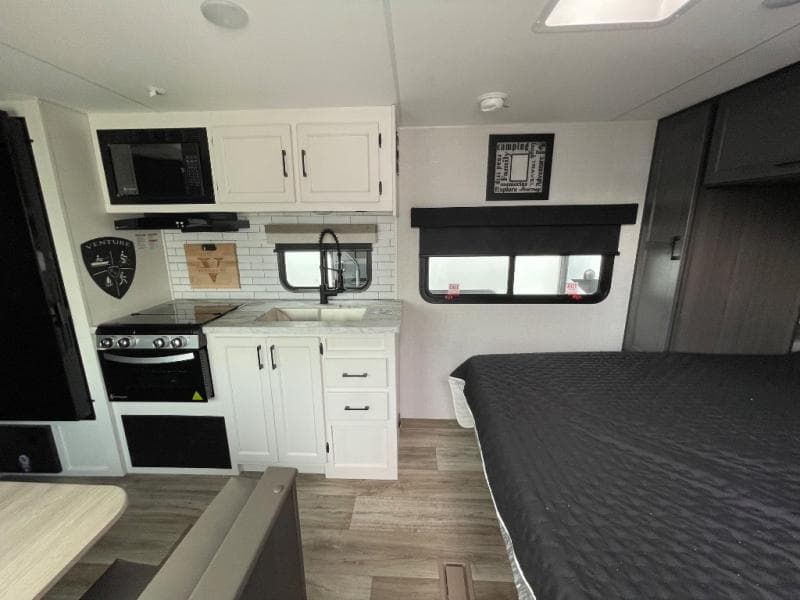 2025 K-Z 2025 K-Z Stratus - thumbnail 24