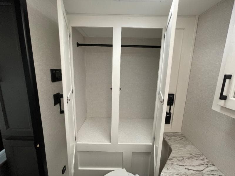 2025 K-Z 2025 K-Z Stratus - thumbnail 42