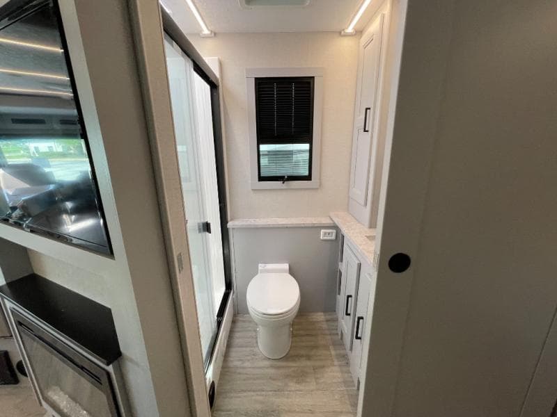 2026 Coachmen 2026 Coachmen Mirada - thumbnail 31